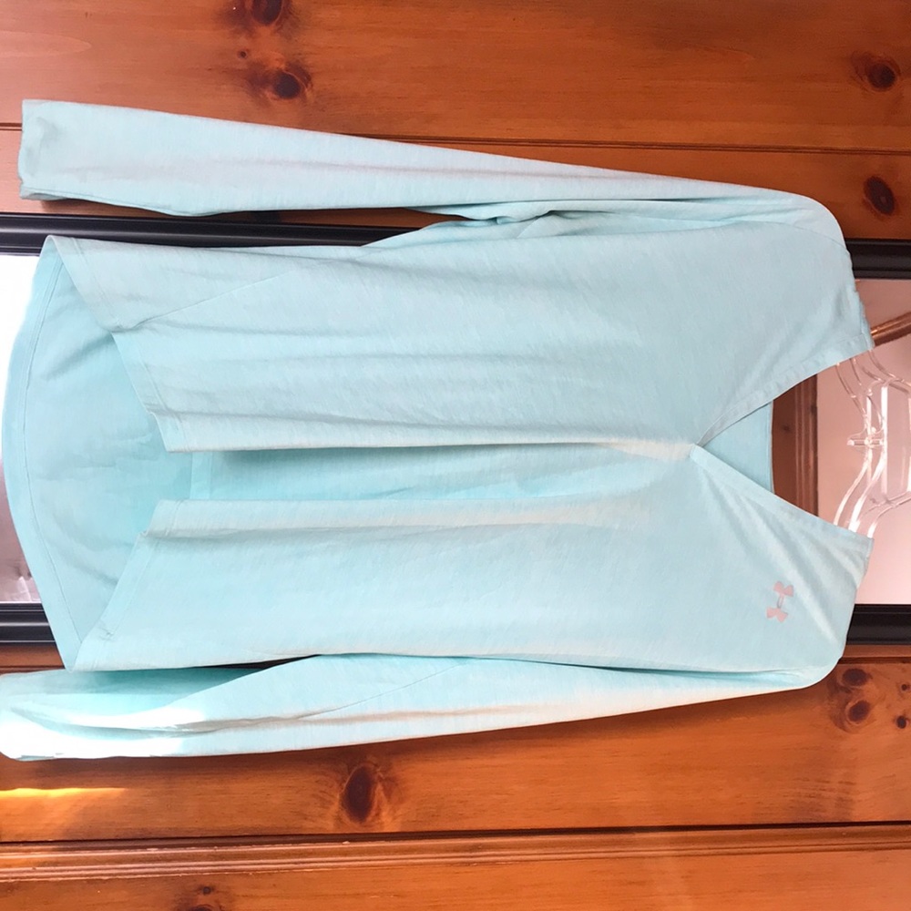 light blue under armor long sleeve shirt